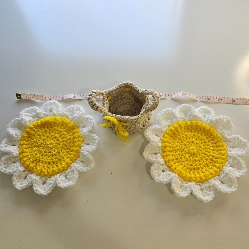 Daisy Crochet Coaster Set - NEW